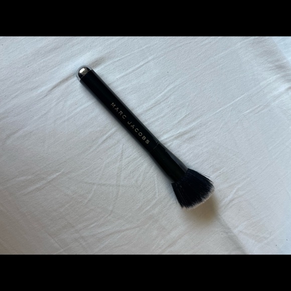 Marc Jacobs Face 1 foundation brush - Picture 4 of 4